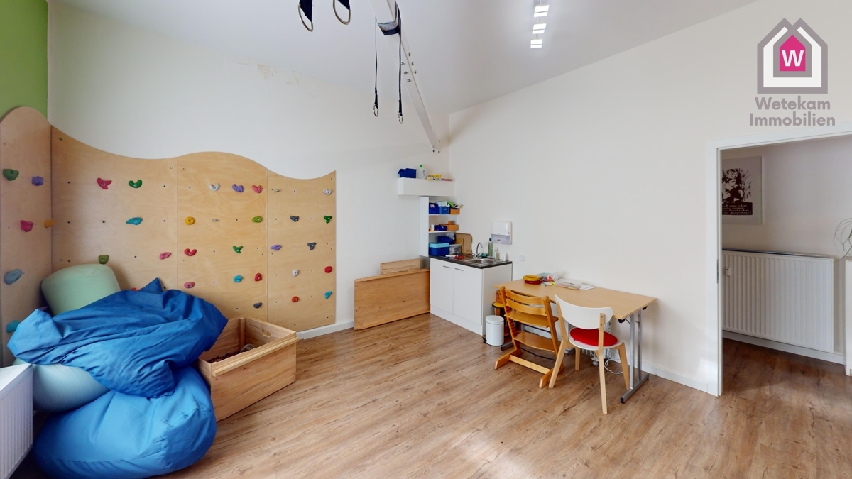 Behandlungsraum 2 mit Pantryküche - Wetekam Immobilien GmbH