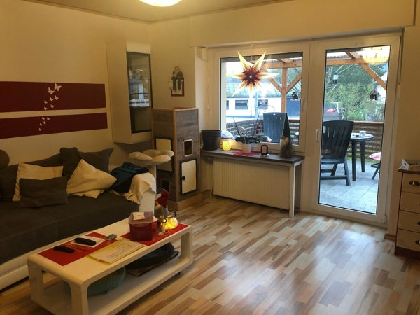 Wohnzimmer mit Fenster