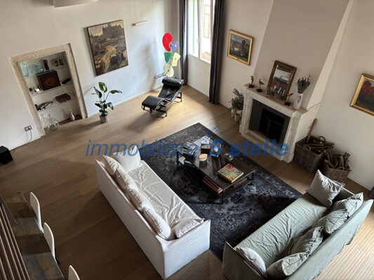 Vista soggiorno dal soppalco