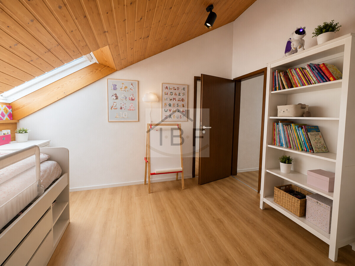 Familienfreundliches Splitlevel-Reihenhaus mit Garage und sonnigem Garten in Siegen - Photo 4