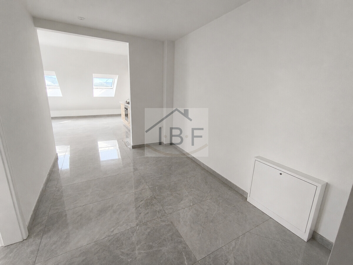 Moderne Dachgeschosswohnung in guter Lage - Photo 5