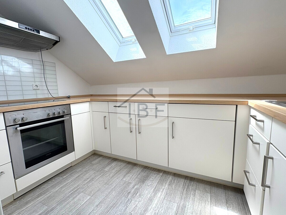 Helle 2-Zimmer-Dachgeschosswohnung mit moderner Ausstattung - Foto 2