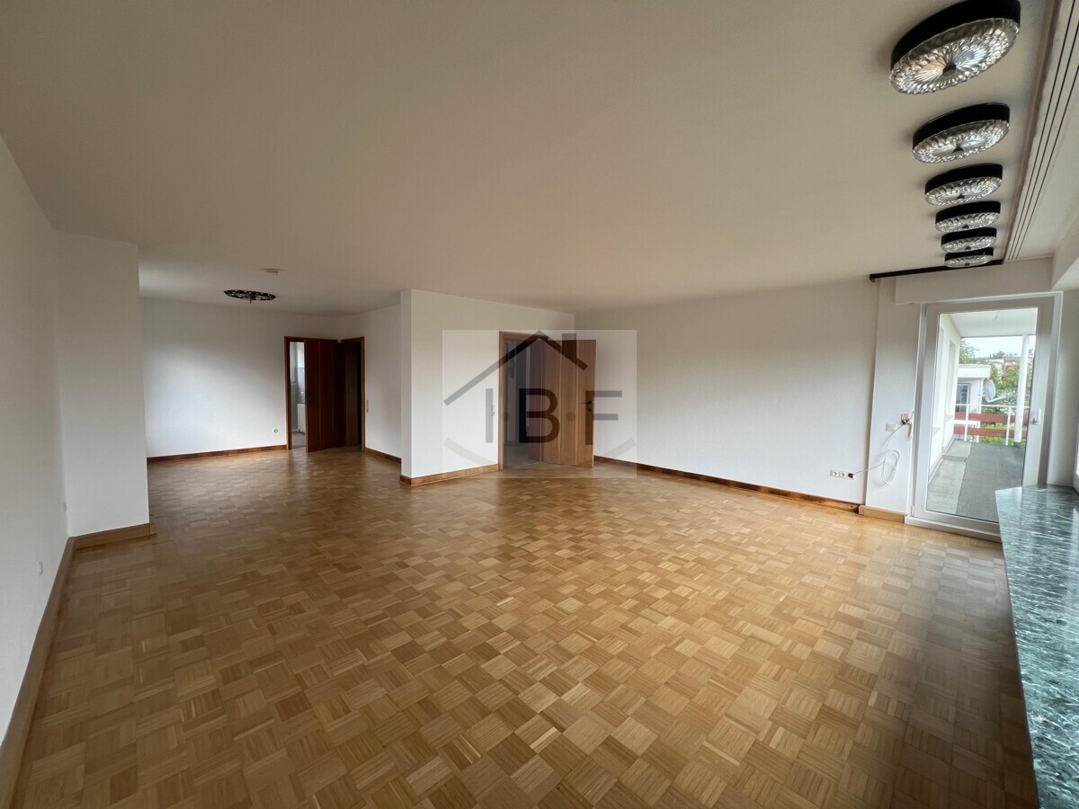 Helle, großzügige Erdgeschosswohnung am Haardter Berg mit Loggia - Photo 2