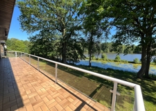 Balkon mit Blick zum See