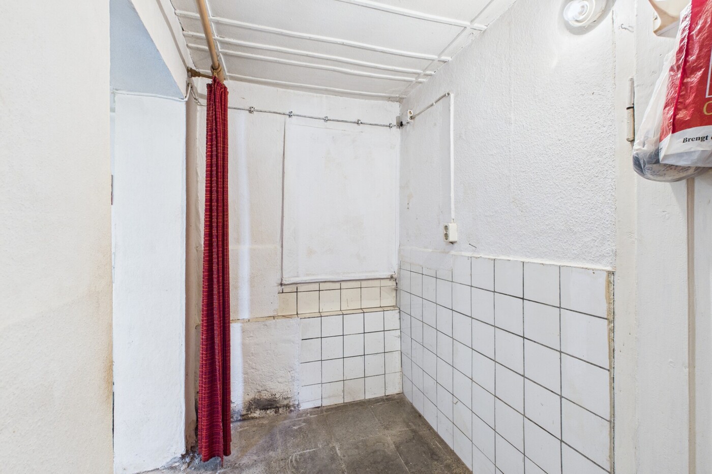 Übergang von Küche zu Bad EG