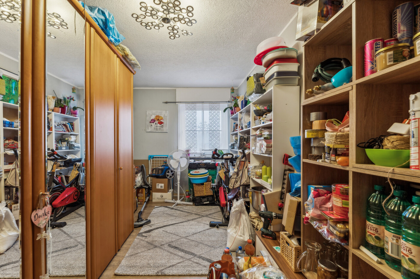 Speisekammer (ursprünglich als 3. Schlafzimmer geplant)