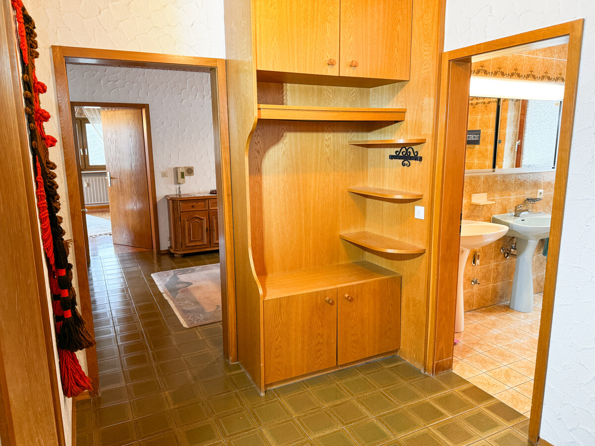 Garderobe EG