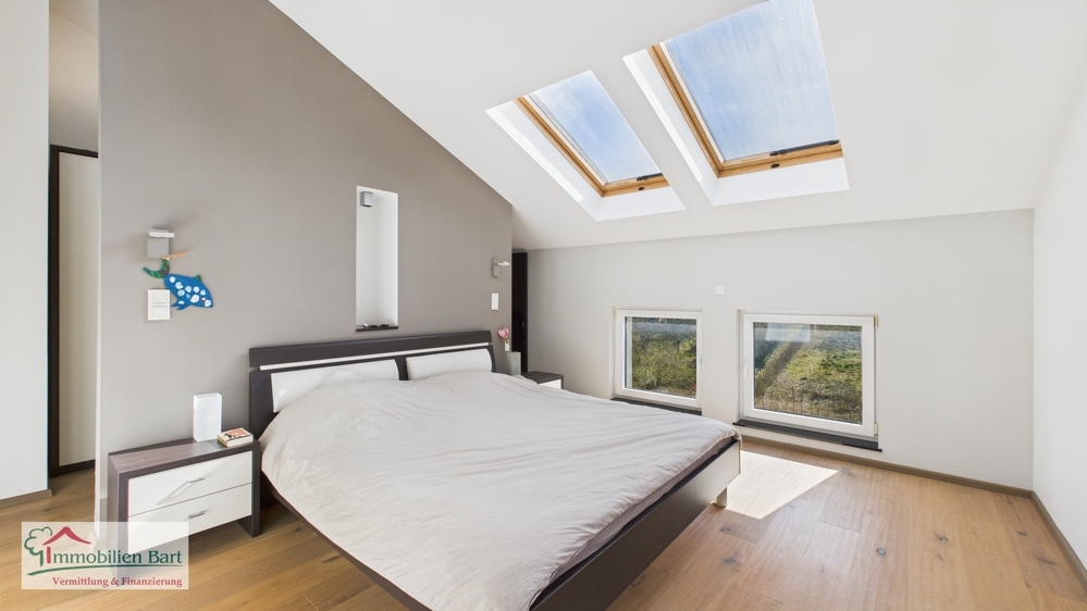Elternschlafzimmer DG mit Ankleide