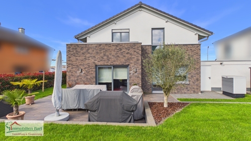 Rasen- und Terrassenfläche