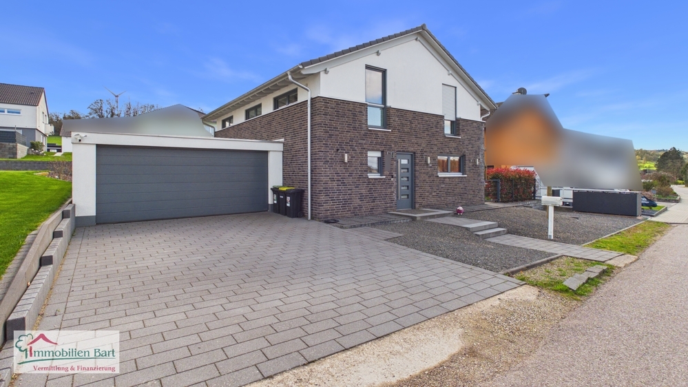 Garage und Stellplätze 