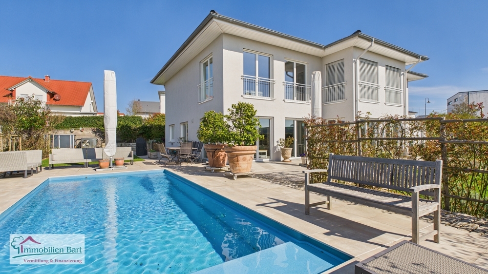 Terrasse mit Pool