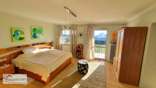 Schlafzimmer mit Ankleide OG 