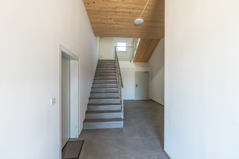 einer der Eingänge zum Lager