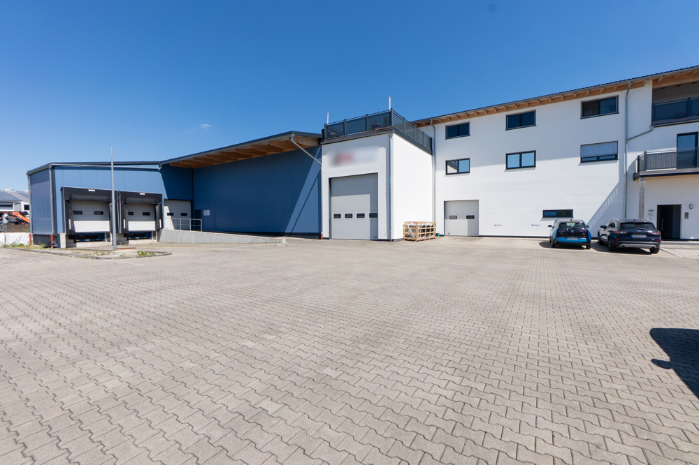 Lager und Bürogebäude