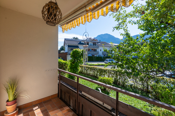 Balkon mit Bergblick