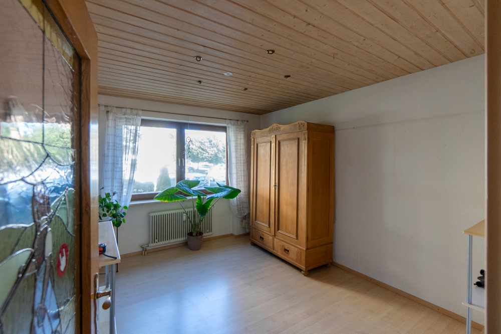 Kinderzimmer/Büro 1