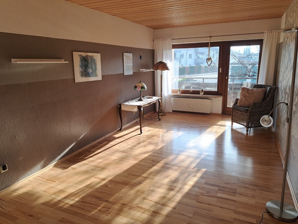 Schlafzimmer mit Balkonzugang