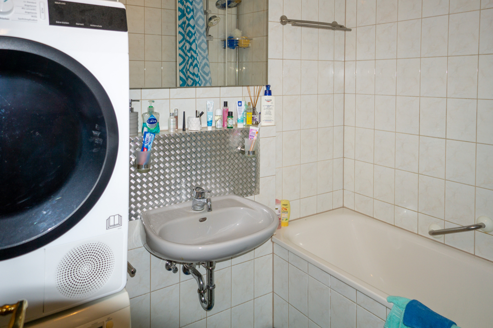Bad mit Wanne