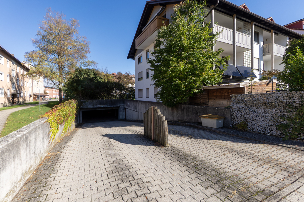 Tiefgarageneinfahrt