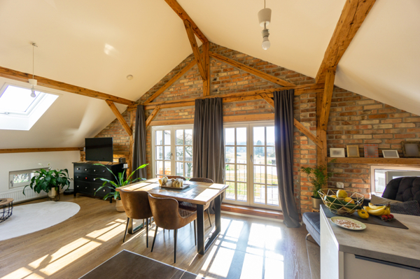 helle Dachgeschosswohnung