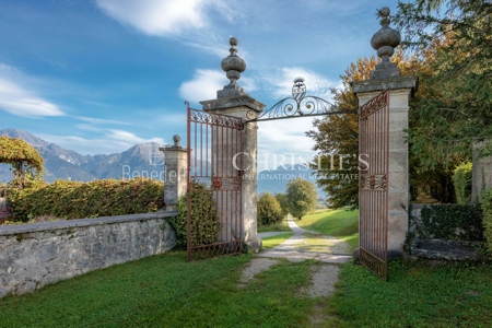 villamiari-11 light