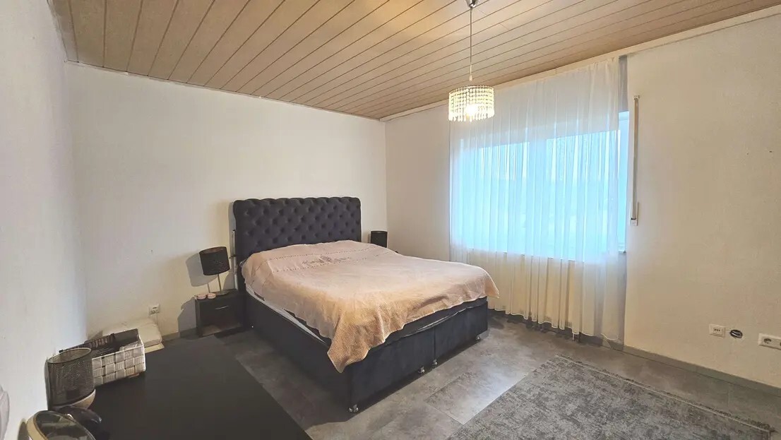 4d6ddf71-2366-404c-b806-622bcfd124d5-1958840329