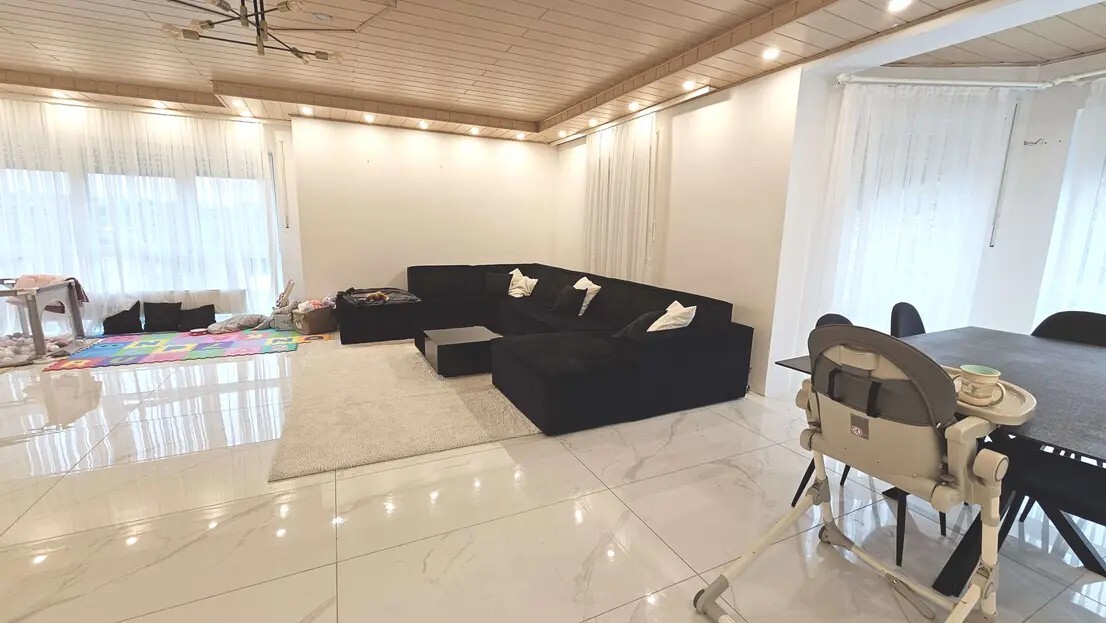 d877a43f-ae18-43e3-904c-f54efaf94a3b-1958840440