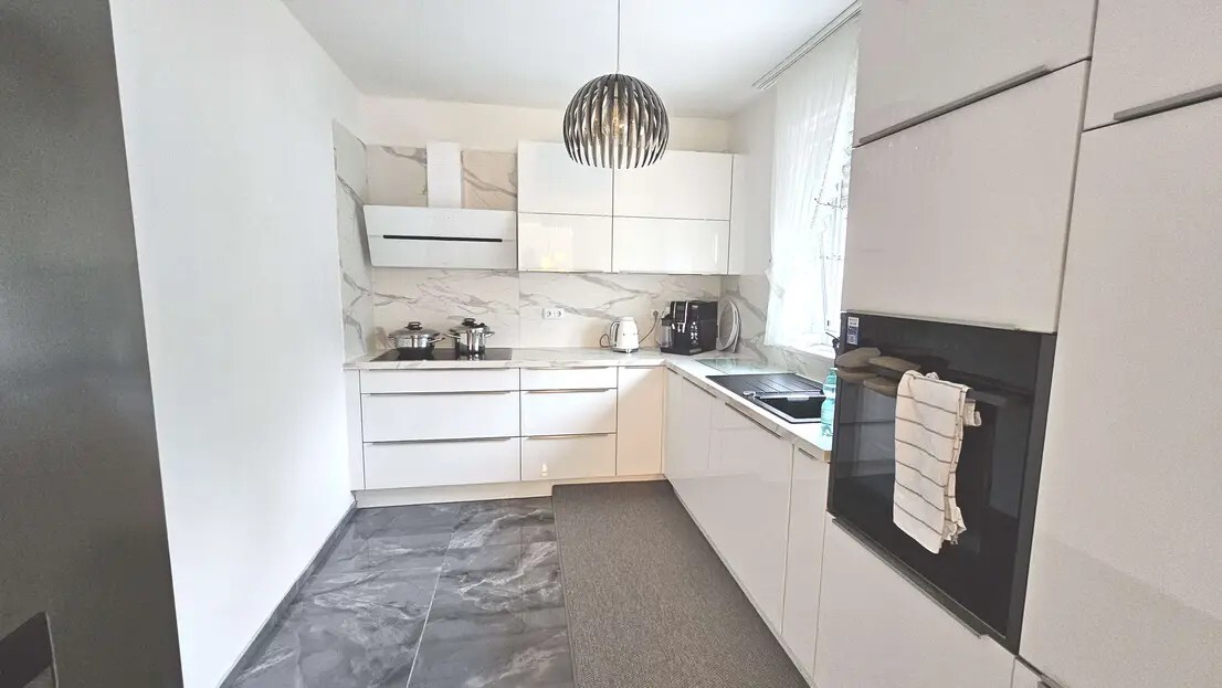 e8c6b75c-5bfc-4a98-8844-7a89900cdeb7-1958840248