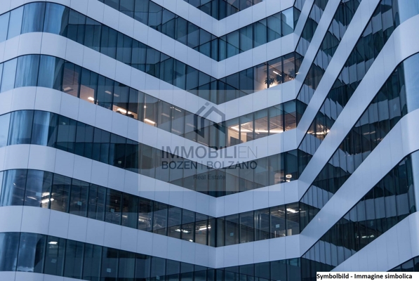 office-building-2297869_1920