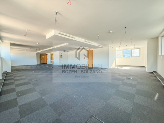 Büro 1 182 m² (23)