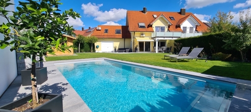 Ansicht Pool Haus Südseite