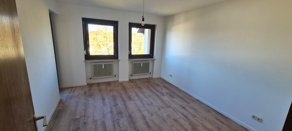 Schöne 2-Zimmer-Etagenwohnung mit Balkon, Garagenstellplatz und Kellerabteil – I ... - Foto 2