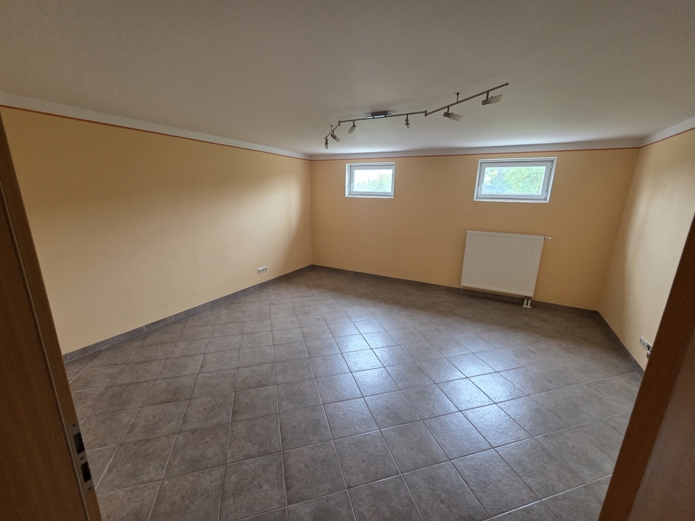 Großzügiges Einfamilienhaus in ruhiger Randlage mit freiem Blick ins Grüne! - Foto 1