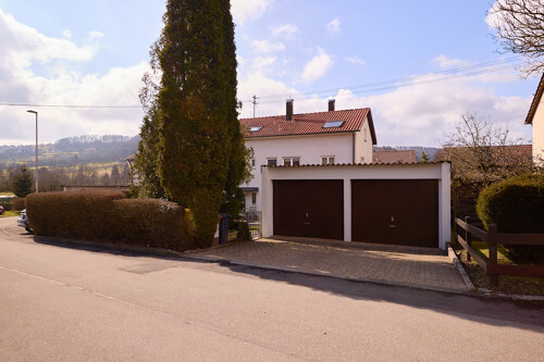 Blick zu den Garagen