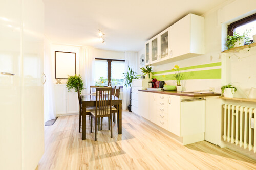 großzügiges Esszimmer