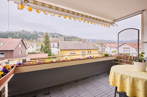 Balkon mit Markise