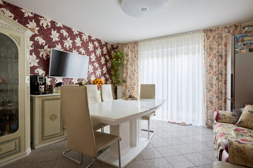 lichtdurchfluteter Essbereich