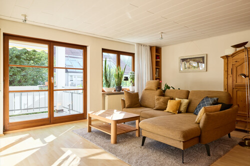 lichtdurchfluteter Wohnbereich