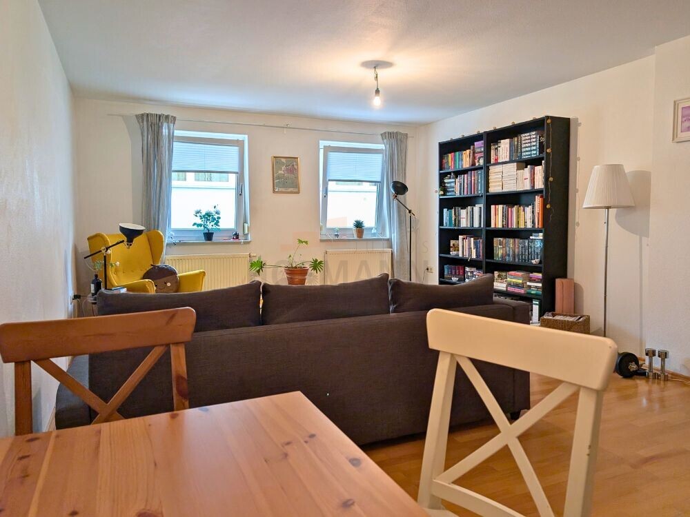 Direkt in der Stadt- 2- Zimmer Wohnung mit Einbauküche, frei ab Sept.2026 - Photo 1