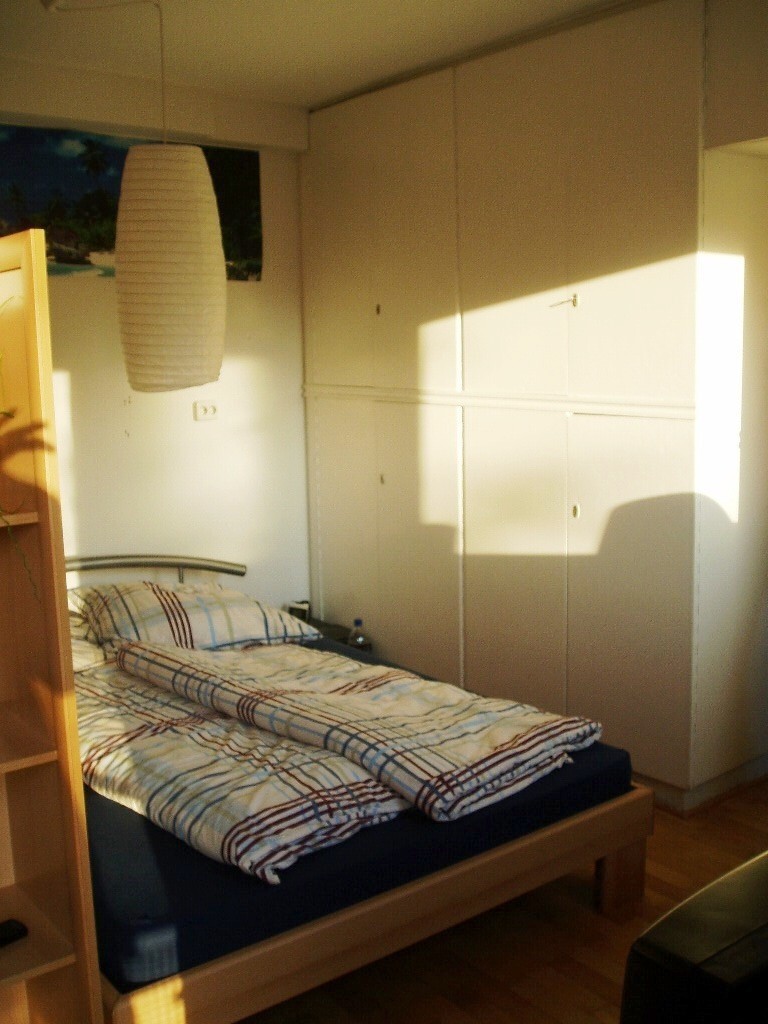 Bitte nur mit vorh. Arbeitsvertrag melden: 1-1/2 Zimmer Wohnung, Balkon, Küche, 3.OG, nähe Main... - Photo 1