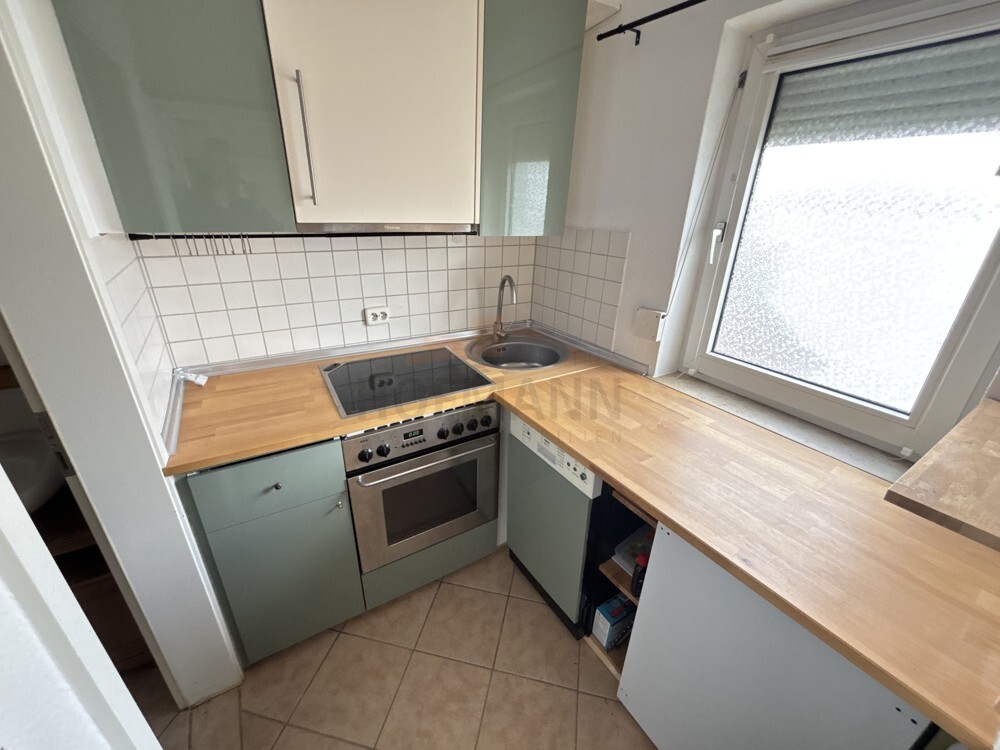 Bitte nur mit vorh. Arbeitsvertrag melden: 1-1/2 Zimmer Wohnung, Balkon, Küche, 3.OG, nähe Main... - Photo 2