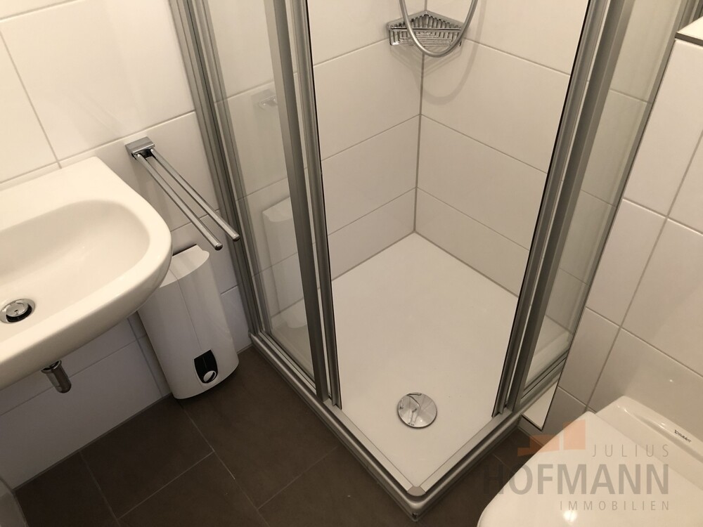 Nürnberg Boxdorf: 1 1/2 Zimmer Dachatelier Wohnung, Einbau-Küche, Garage - Foto 5