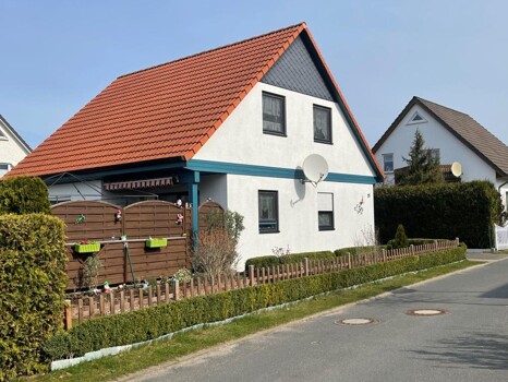 Straßenseitige Ansicht