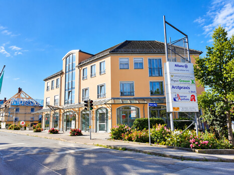 Modernes Geschäftshaus am Sägerer Weg