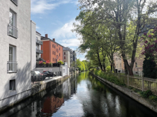 seitliche Gebäudeansicht