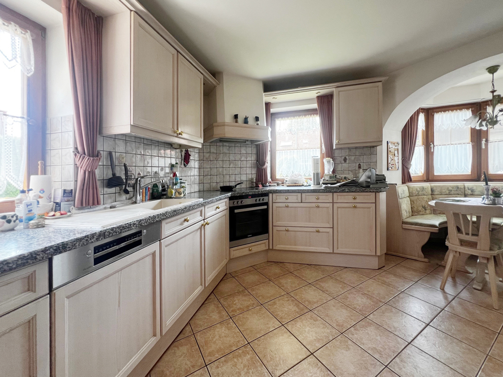 Bayrischer Charme: freistehendes Einfamilienhaus mit Garten, Kachelofen, Wintergarten, Outdoor-Pool - Foto 5