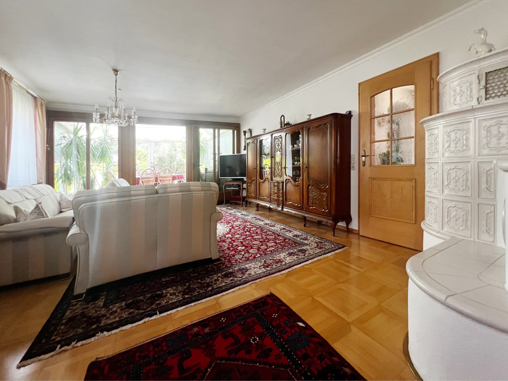 Bayrischer Charme: freistehendes Einfamilienhaus mit Garten, Kachelofen, Wintergarten, Outdoor-Pool - Foto 2