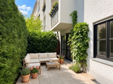 Möblierungsvorschlag für Terrasse (Ki-Staging)