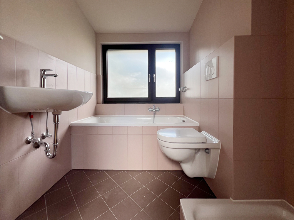 ***ERSTBEZUG nach umfassender Modernisierung*** "Schmuckstück im Bauhausstil" - Foto 5