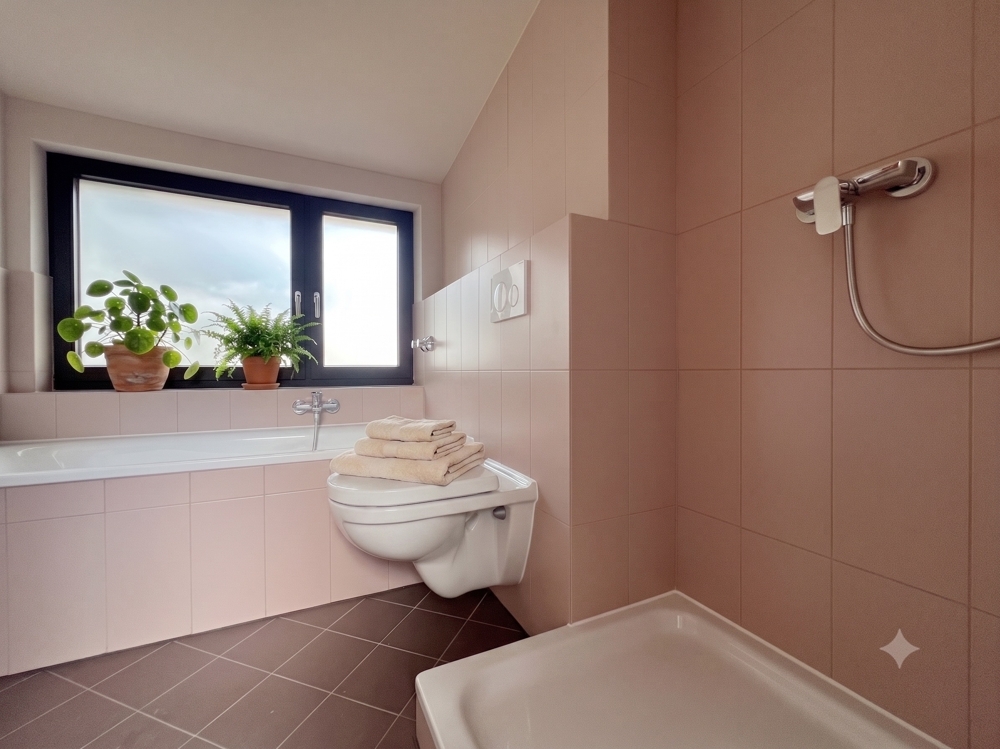 ***ERSTBEZUG nach umfassender Modernisierung*** "Schmuckstück im Bauhausstil" - Photo 5